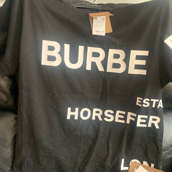 Burberry’s Oversized women’s shirt ! Very beautiful  “S” - Picture 7 of 7